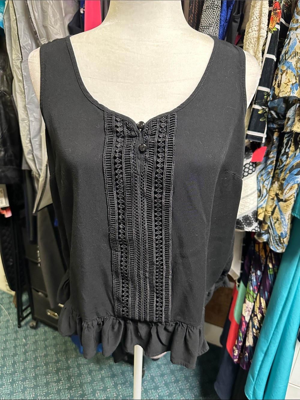 JustFab Black Ruffle-Hem Lace-Detail Sleeveless Camisole